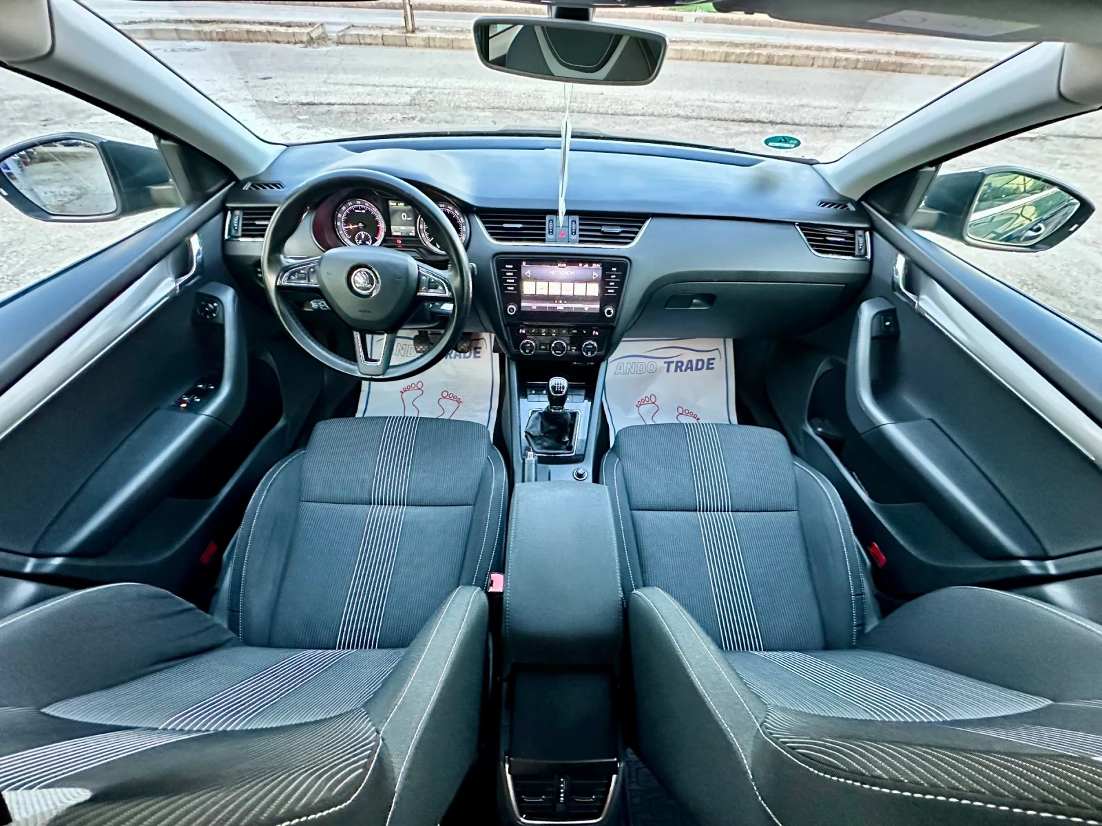 Skoda Octavia 2.0 TDI, снимка 9 - Автомобили и джипове - 54445128