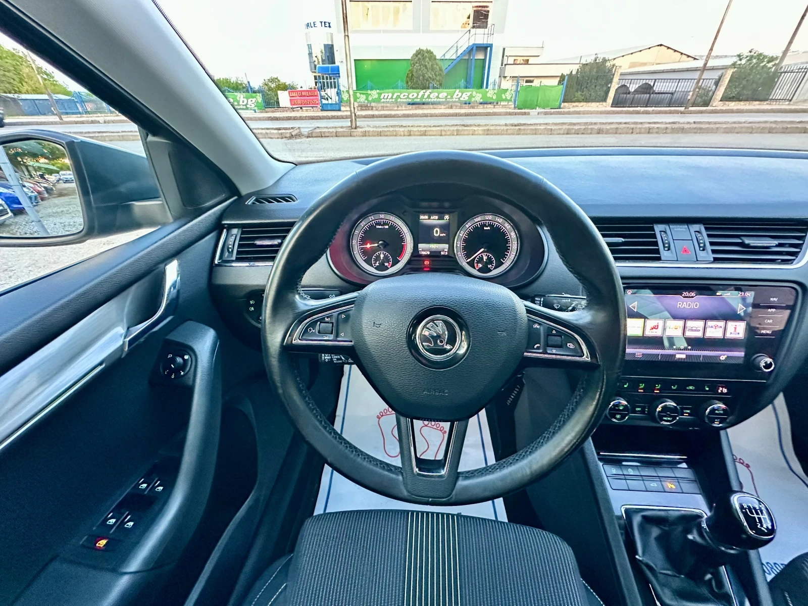 Skoda Octavia 2.0 TDI, снимка 10 - Автомобили и джипове - 54445128