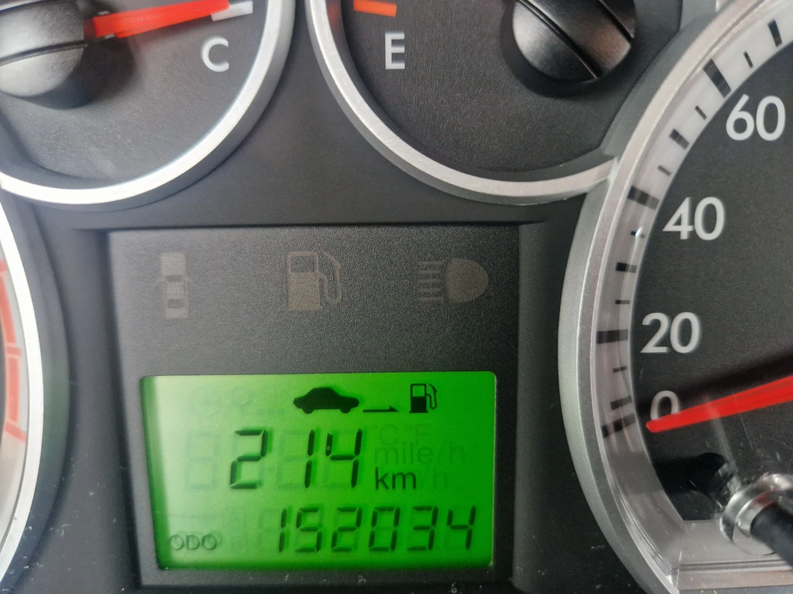Chevrolet Aveo 1.4i klimatik, снимка 8 - Автомобили и джипове - 54522996