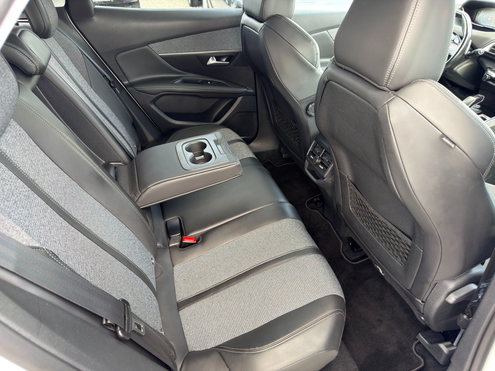 Peugeot 3008 1.6HDI/ALLURE/Bi-TONE/148000km, снимка 7 - Автомобили и джипове - 54542101