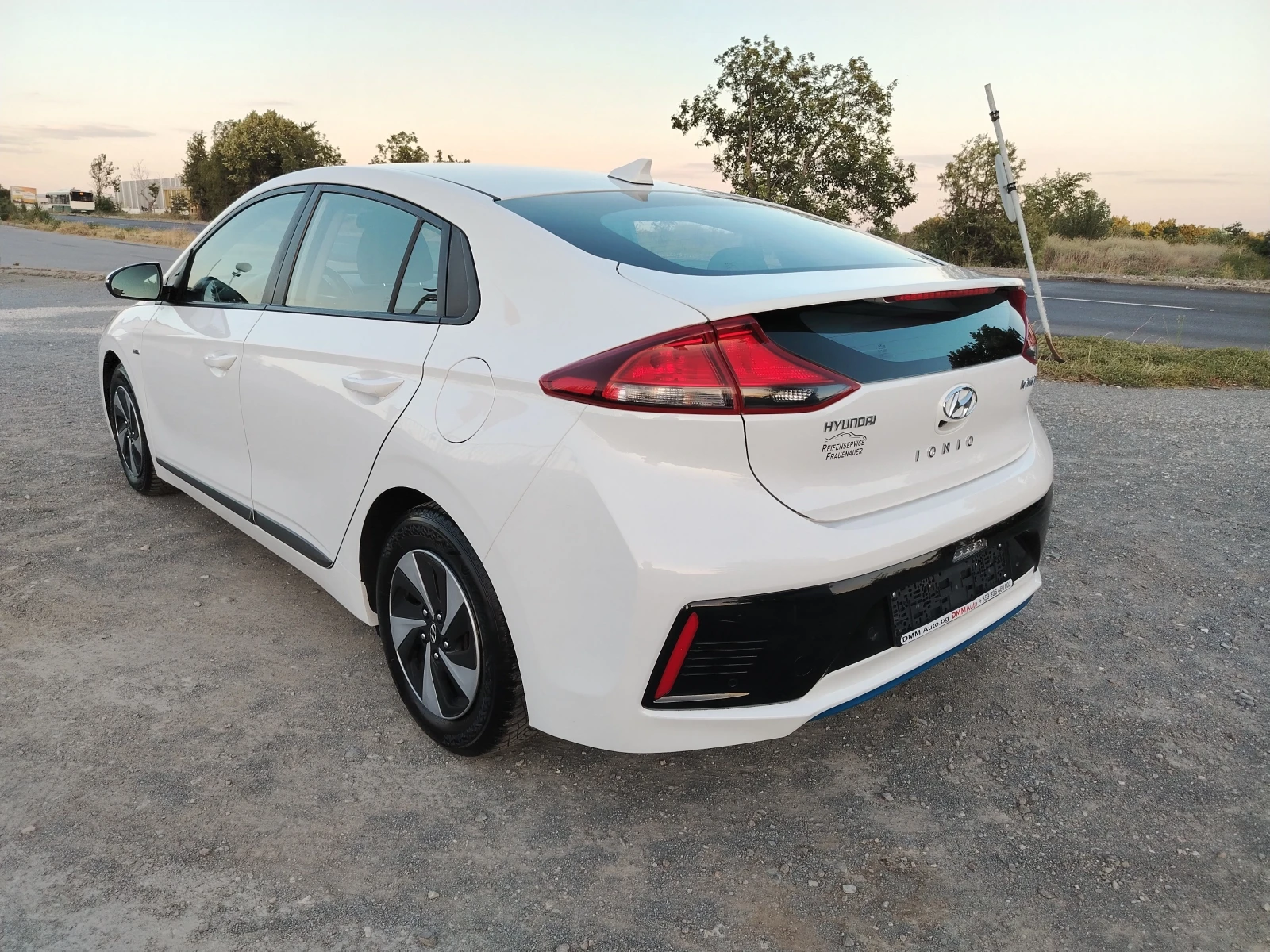 Hyundai Ioniq 1.6-141 КС  HYBRID, NAVI, AUTOMATIC, снимка 7 - Автомобили и джипове - 55981219