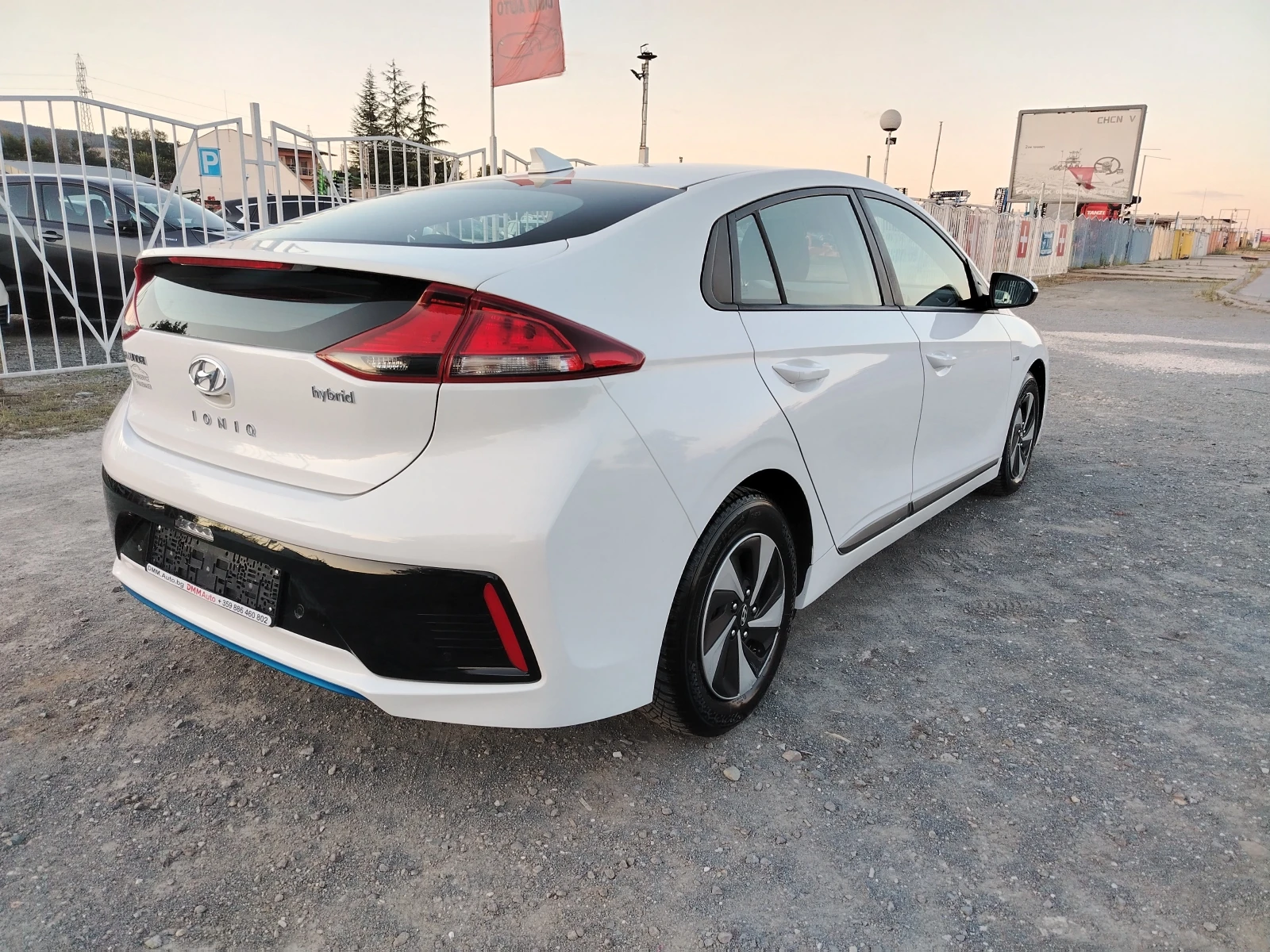 Hyundai Ioniq 1.6-141 КС  HYBRID, NAVI, AUTOMATIC, снимка 5 - Автомобили и джипове - 55981219