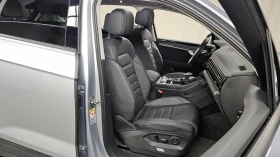 VW Touareg 3.0 TDI* BLIND SPOT* ЕЛ. БАГАЖНИК* ЛЮК* КРАЙНА ЦЕН, снимка 12