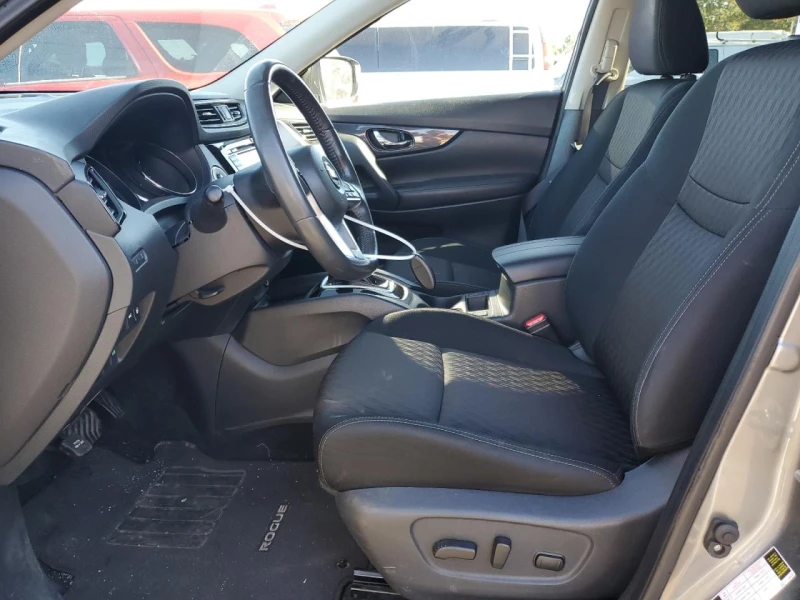 Nissan Rogue S, снимка 7 - Автомобили и джипове - 48364740