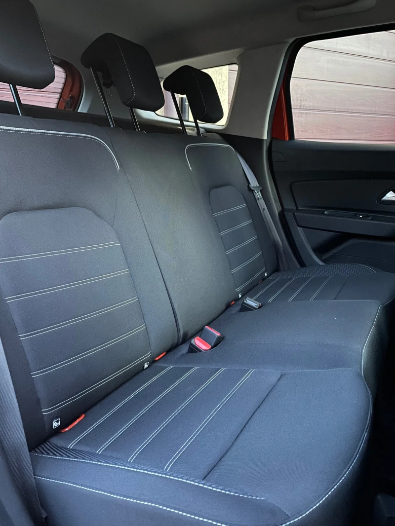 Dacia Duster AUTOMATIK -1.3TCe-150ps-32хил.км, снимка 10 - Автомобили и джипове - 50037891