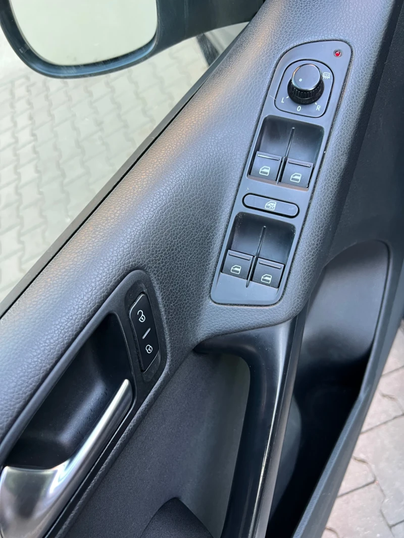VW Tiguan 2.0 TSI 4x4 Автомат, снимка 9 - Автомобили и джипове - 52342807
