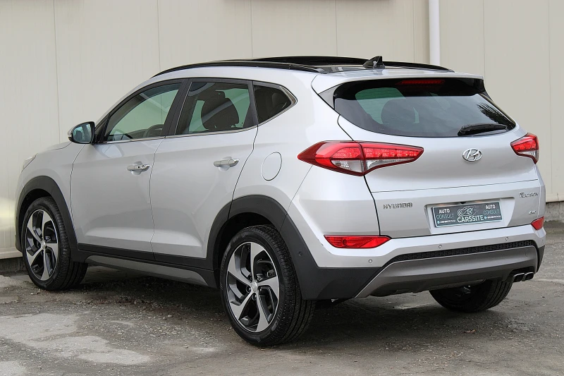 Hyundai Tucson 2.0CRDI/4x4/DISTRONIC/KAMERA/PANORAMA/TOP, снимка 4 - Автомобили и джипове - 53224747