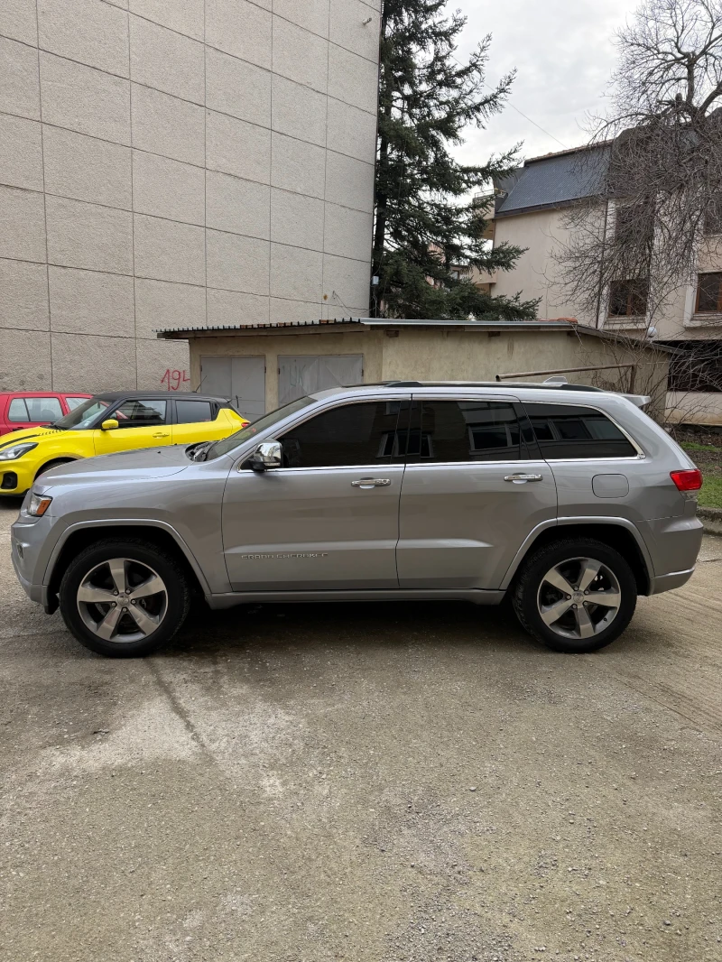 Jeep Grand cherokee Overland, снимка 3 - Автомобили и джипове - 53470576