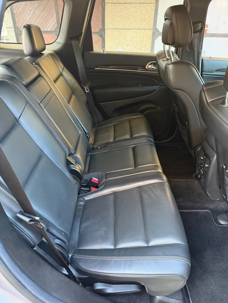 Jeep Grand cherokee Overland, снимка 11 - Автомобили и джипове - 53470576