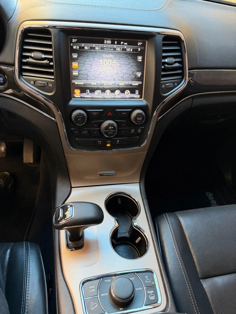 Jeep Grand cherokee Overland, снимка 13 - Автомобили и джипове - 53470576