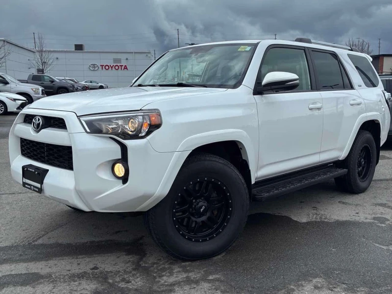 Toyota 4runner 4WD/Кожа/Нави/Подгрев/Шибидах/Клип, снимка 2 - Автомобили и джипове - 53564099