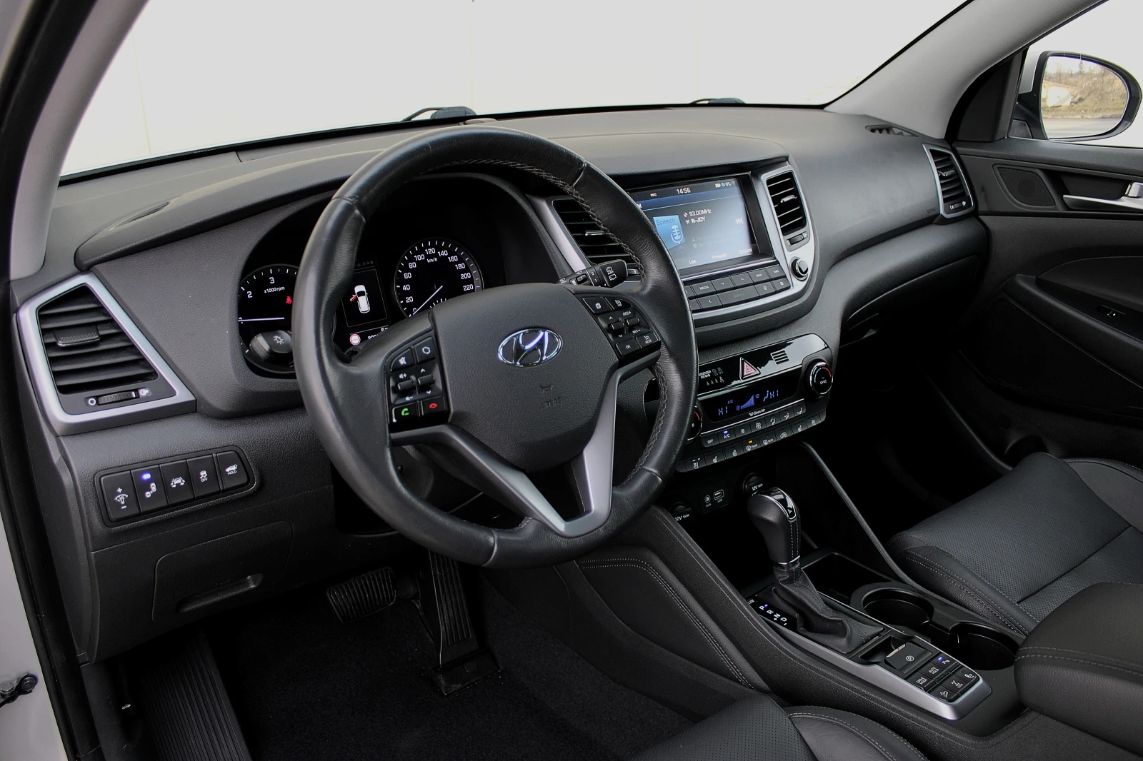 Hyundai Tucson 2.0CRDI/4x4/DISTRONIC/KAMERA/PANORAMA/TOP | Mobile.bg � ����������� 11