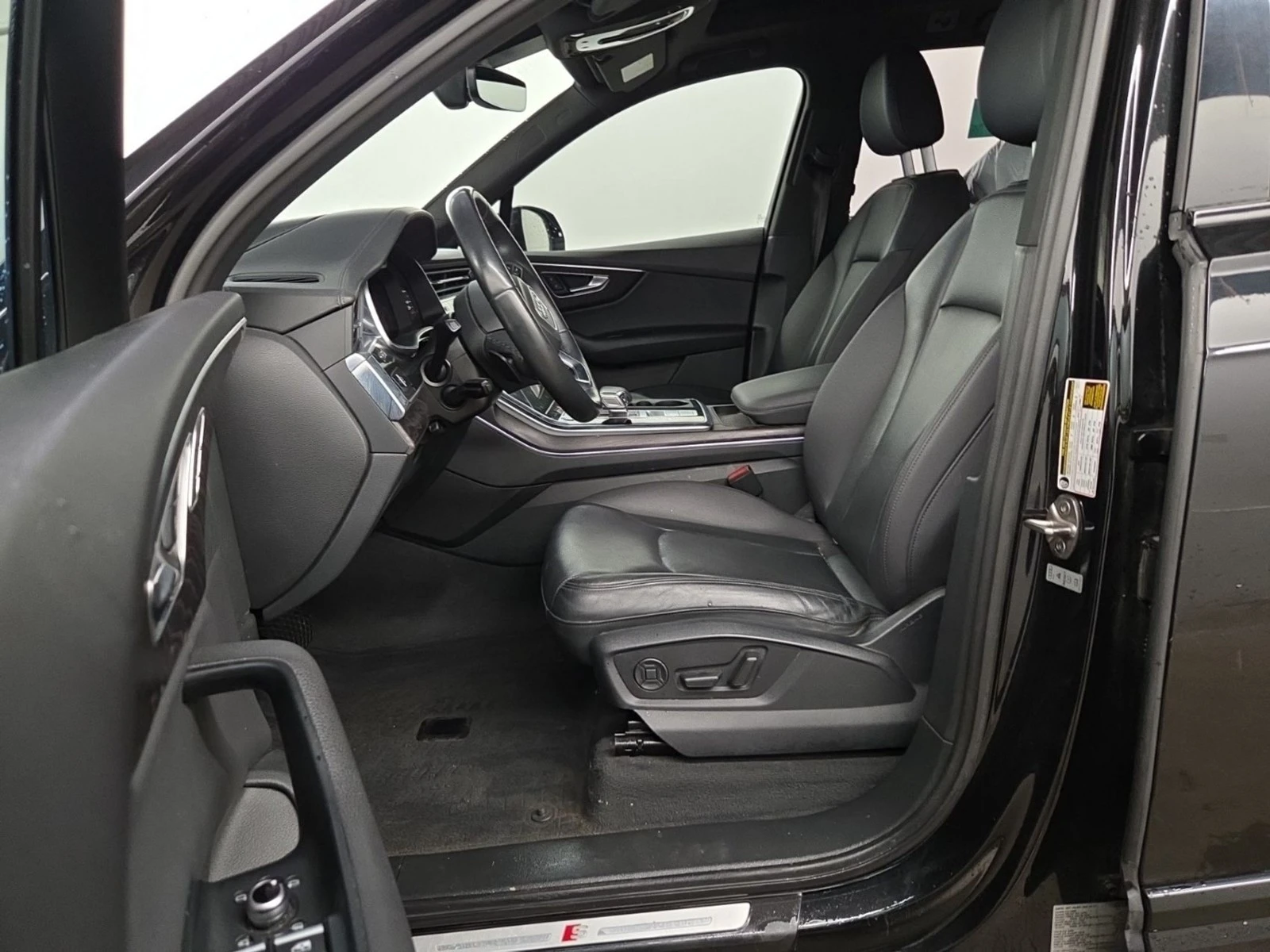 Audi Q7 DISTRONIC* 360* PANO* М.ТОЧКА, снимка 8 - Автомобили и джипове - 54417564