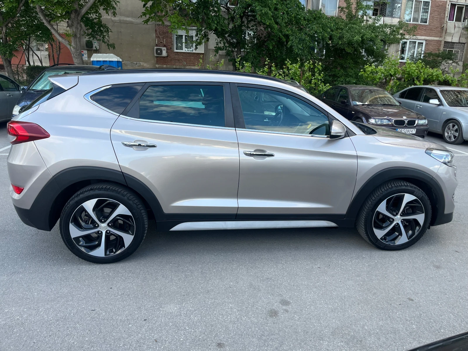 Hyundai Tucson, снимка 4 - Автомобили и джипове - 54569336