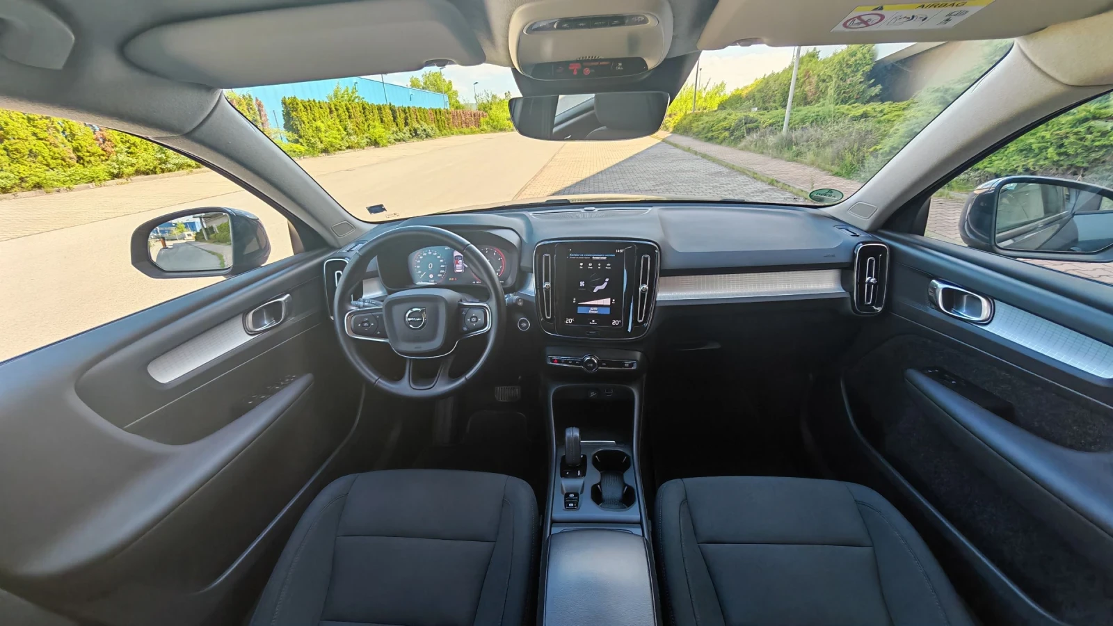 Volvo XC40 B4 4x4, снимка 14 - Автомобили и джипове - 54683750
