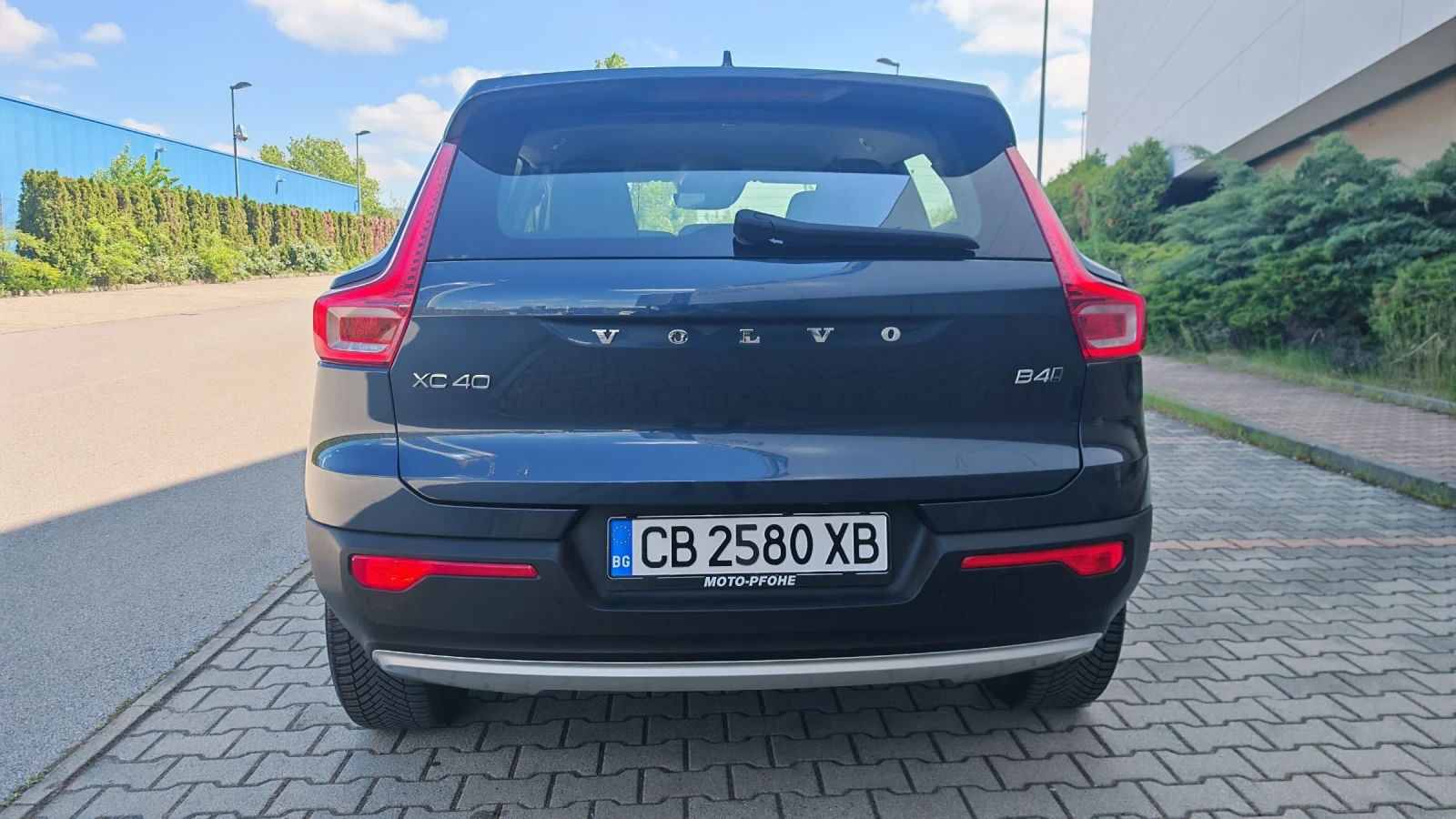Volvo XC40 B4 4x4, снимка 8 - Автомобили и джипове - 54683750
