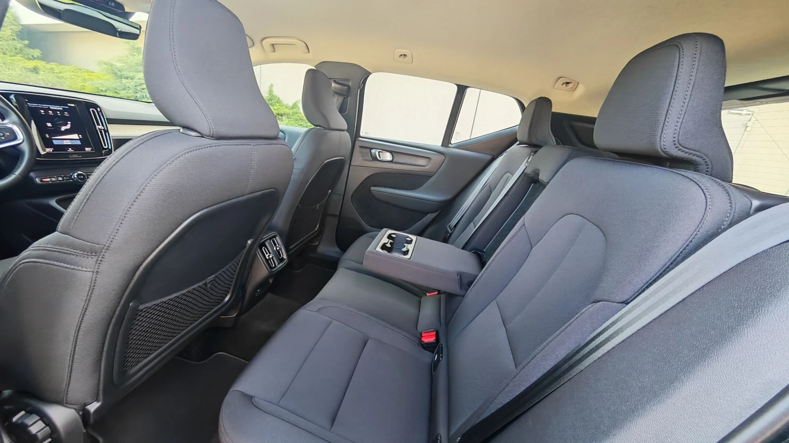 Volvo XC40 B4 4x4, снимка 11 - Автомобили и джипове - 54683750