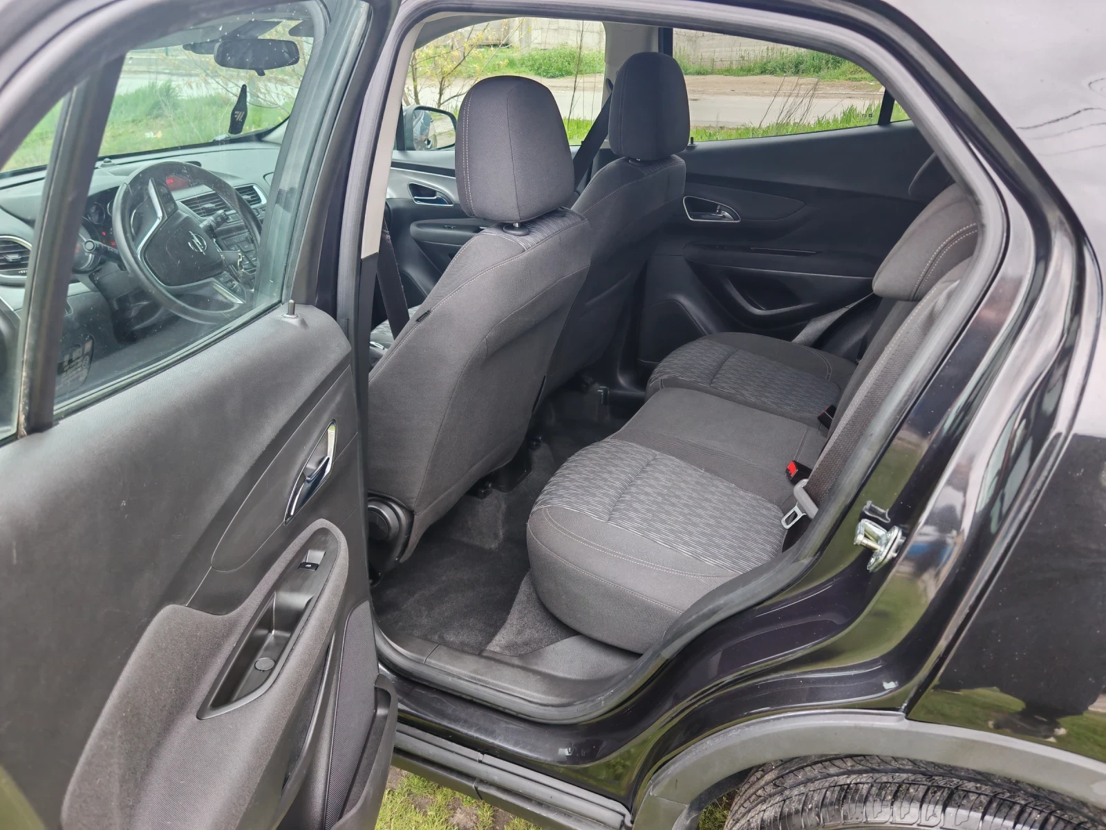 Opel Mokka 1.7CDTI, снимка 10 - Автомобили и джипове - 54702861
