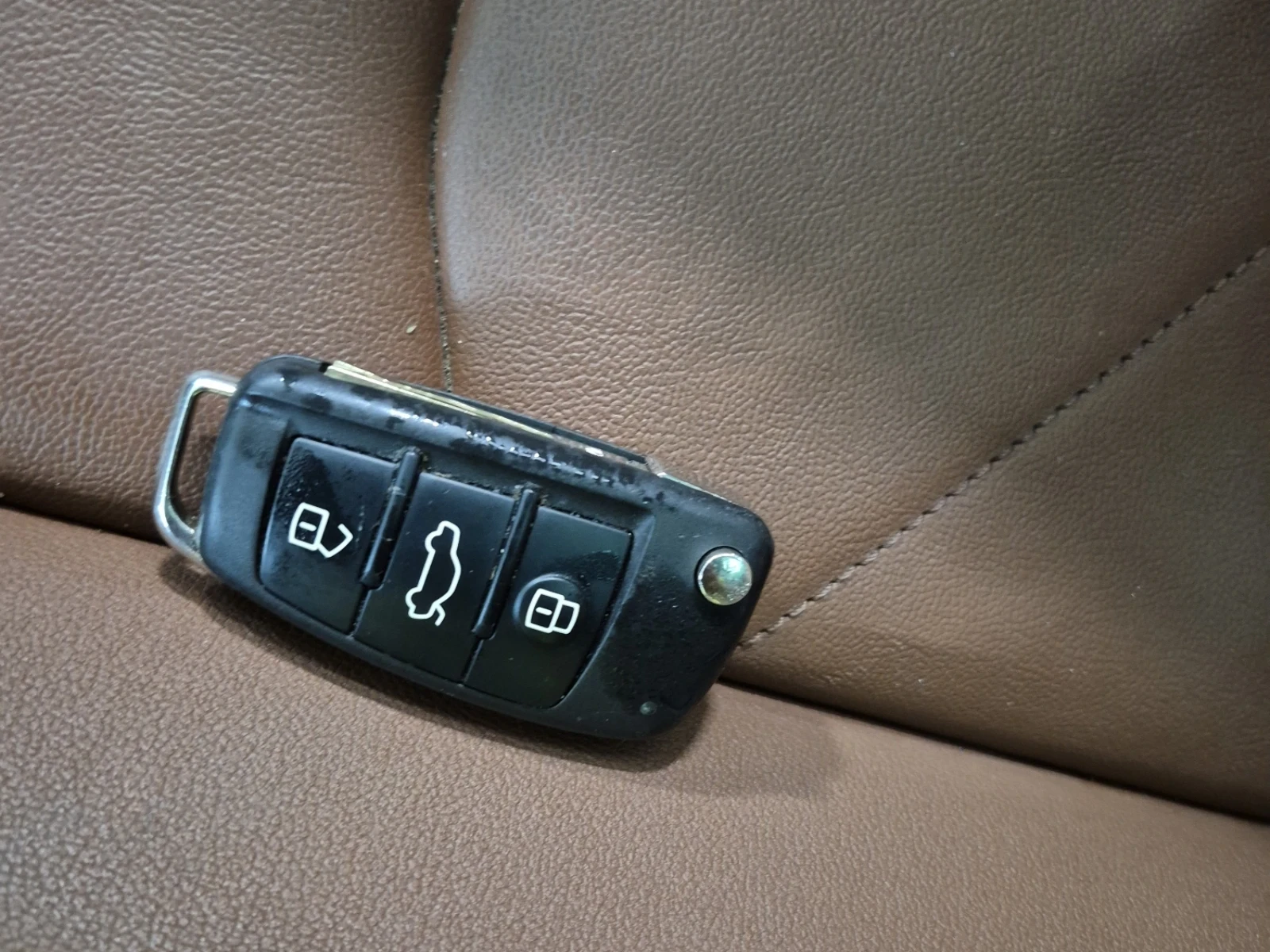 Audi Q3 KOMFORT | ПАНОРАМА | ЗАДНА КАМЕРА | KEYLESS | , снимка 8 - Автомобили и джипове - 55249269