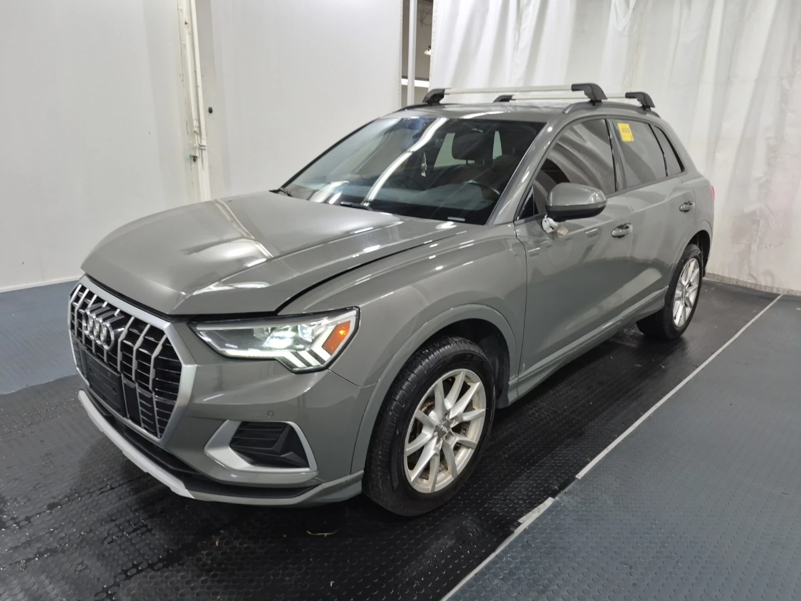 Audi Q3 KOMFORT | ПАНОРАМА | ЗАДНА КАМЕРА | KEYLESS | 