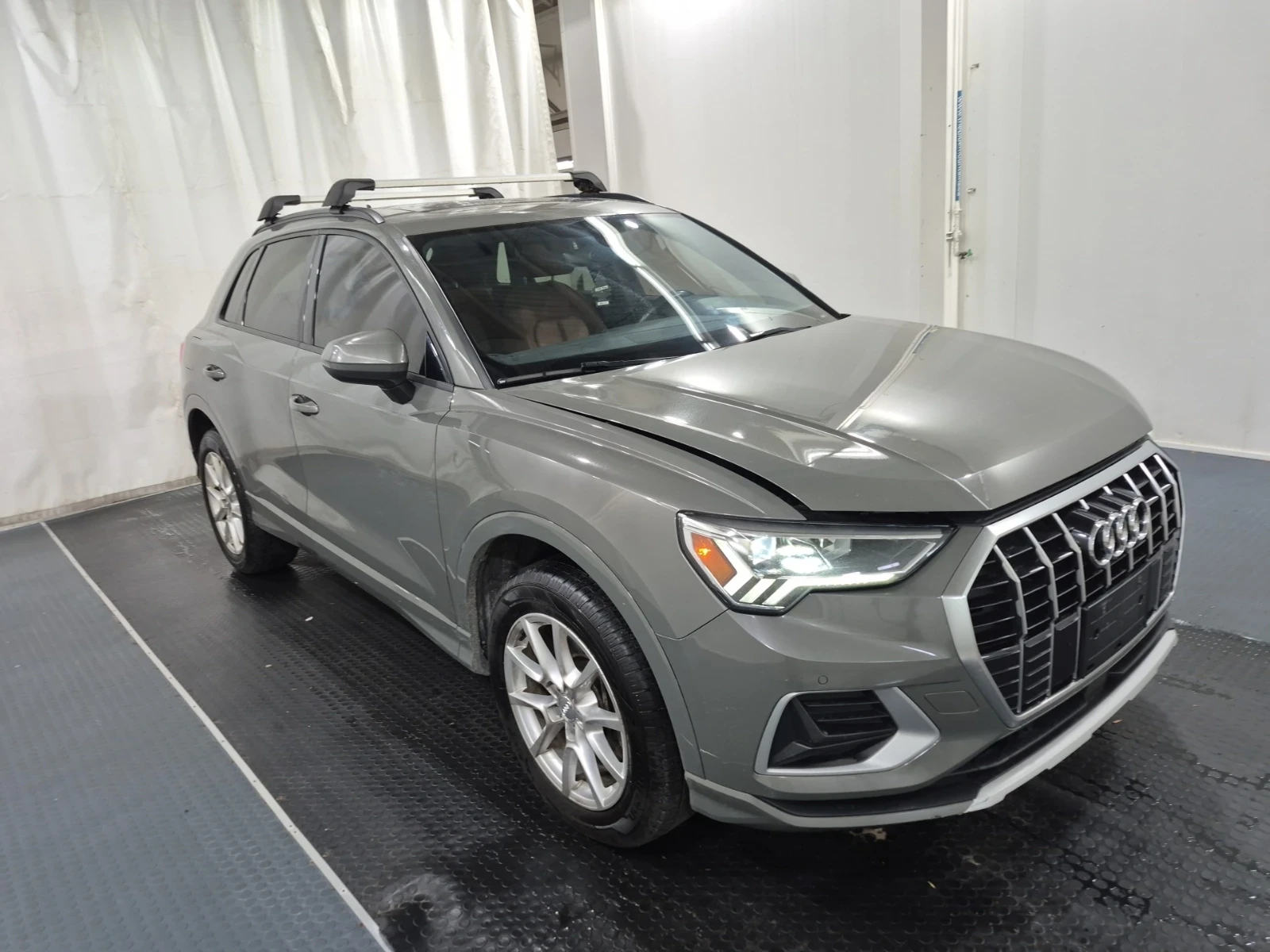 Audi Q3 KOMFORT | ПАНОРАМА | ЗАДНА КАМЕРА | KEYLESS | , снимка 2 - Автомобили и джипове - 55249269