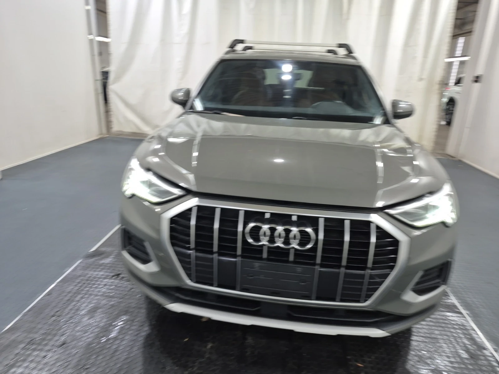 Audi Q3 KOMFORT | ПАНОРАМА | ЗАДНА КАМЕРА | KEYLESS | , снимка 16 - Автомобили и джипове - 55249269