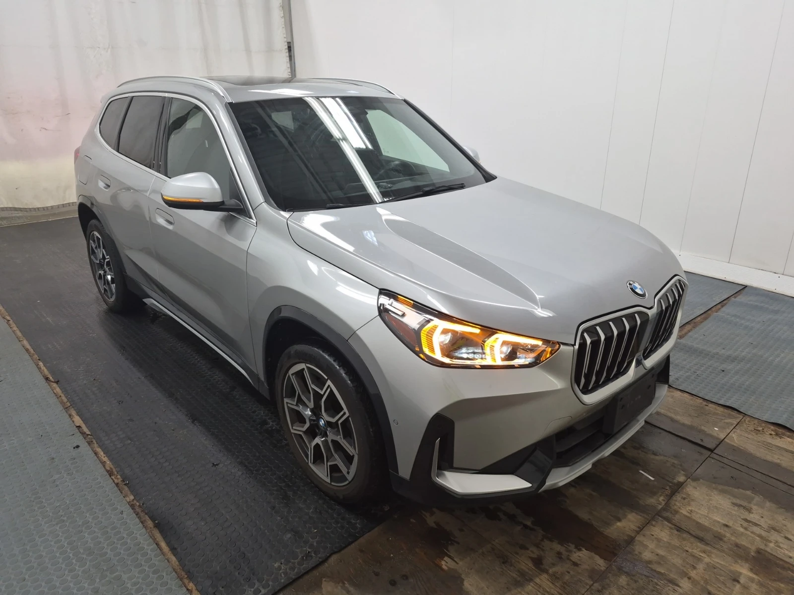 BMW X1 xDrive / Remote Start / Navigation / Memory / , снимка 3 - Автомобили и джипове - 55322577