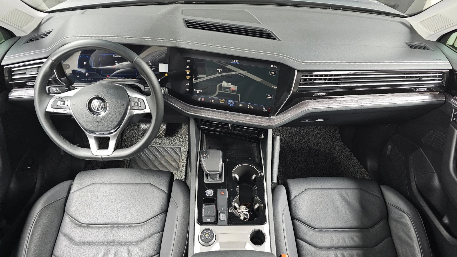 VW Touareg 3.0 TDI* BLIND SPOT* ЕЛ. БАГАЖНИК* ЛЮК* КРАЙНА ЦЕН, снимка 7 - Автомобили и джипове - 55983955