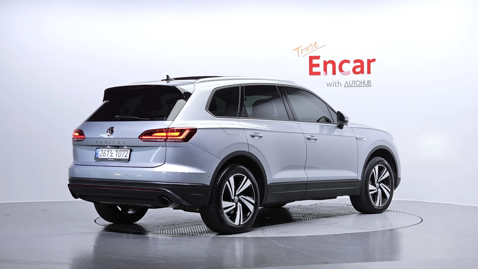 VW Touareg 3.0 TDI* BLIND SPOT* ЕЛ. БАГАЖНИК* ЛЮК* КРАЙНА ЦЕН, снимка 2 - Автомобили и джипове - 55983955