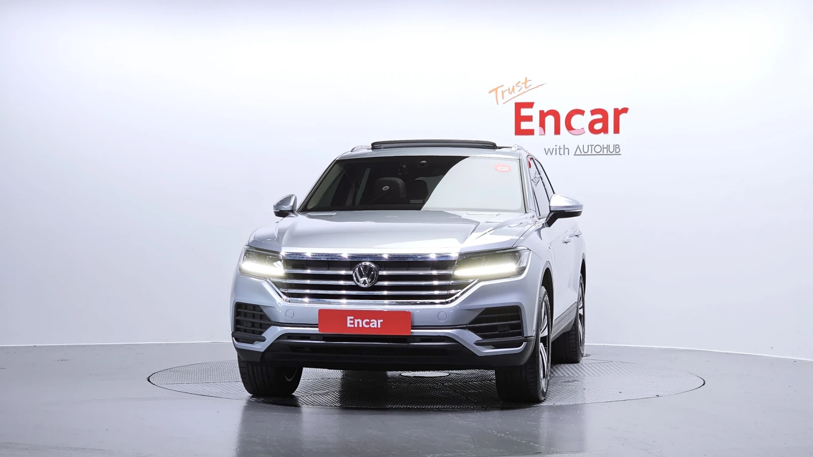 VW Touareg 3.0 TDI* BLIND SPOT* ЕЛ. БАГАЖНИК* ЛЮК* КРАЙНА ЦЕН, снимка 3 - Автомобили и джипове - 55983955