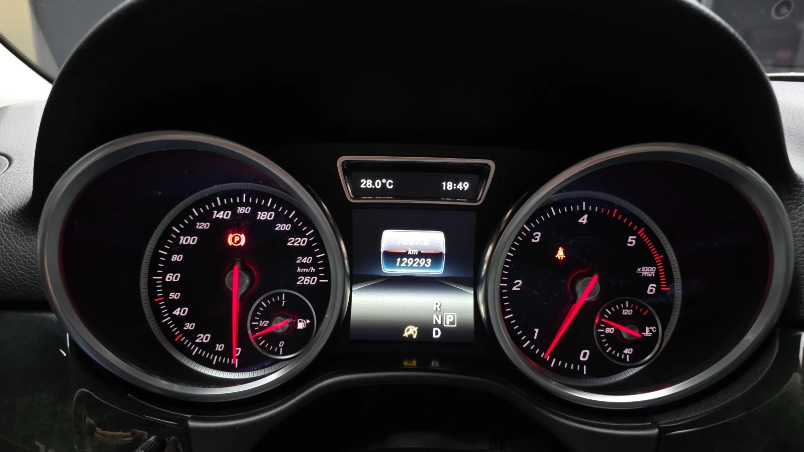 Mercedes-Benz GLE 350 d 4Matic * ОБДУХ * ПАНО * КАМЕРА, снимка 6 - Автомобили и джипове - 56116609