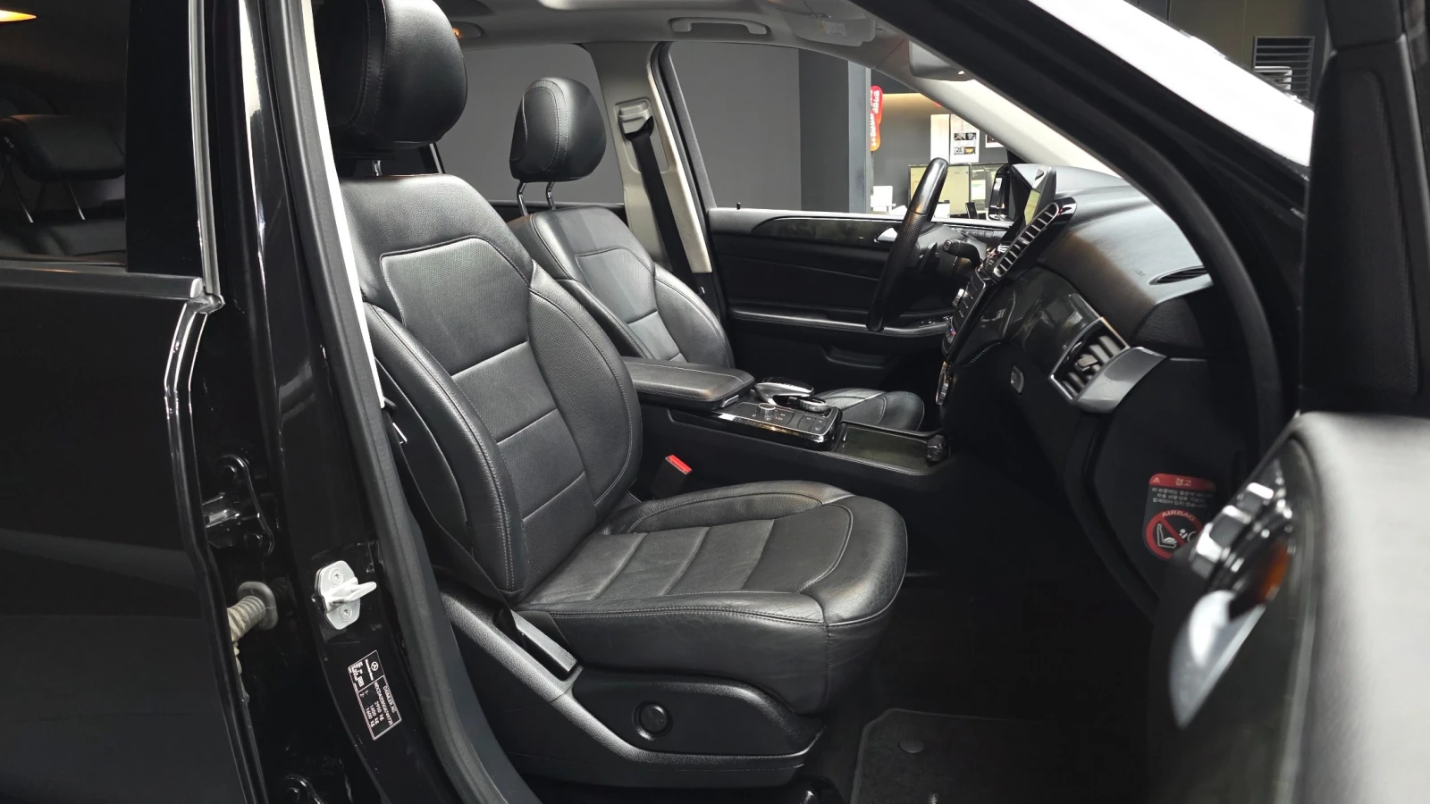 Mercedes-Benz GLE 350 d 4Matic * ОБДУХ * ПАНО * КАМЕРА, снимка 8 - Автомобили и джипове - 56116609