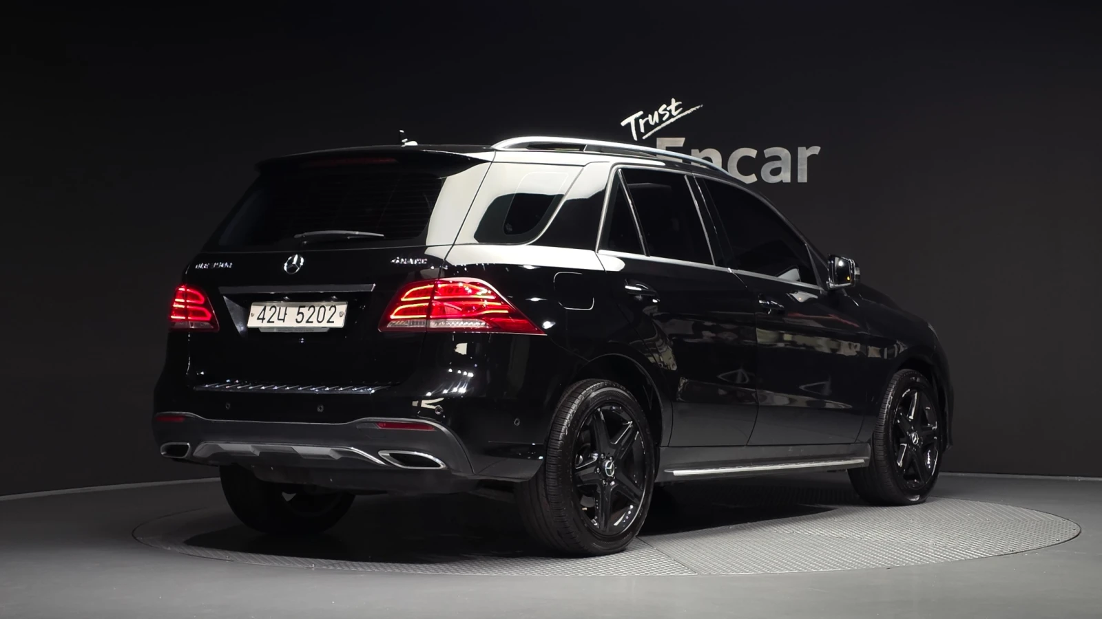 Mercedes-Benz GLE 350 d 4Matic * ОБДУХ * ПАНО * КАМЕРА, снимка 3 - Автомобили и джипове - 56116609
