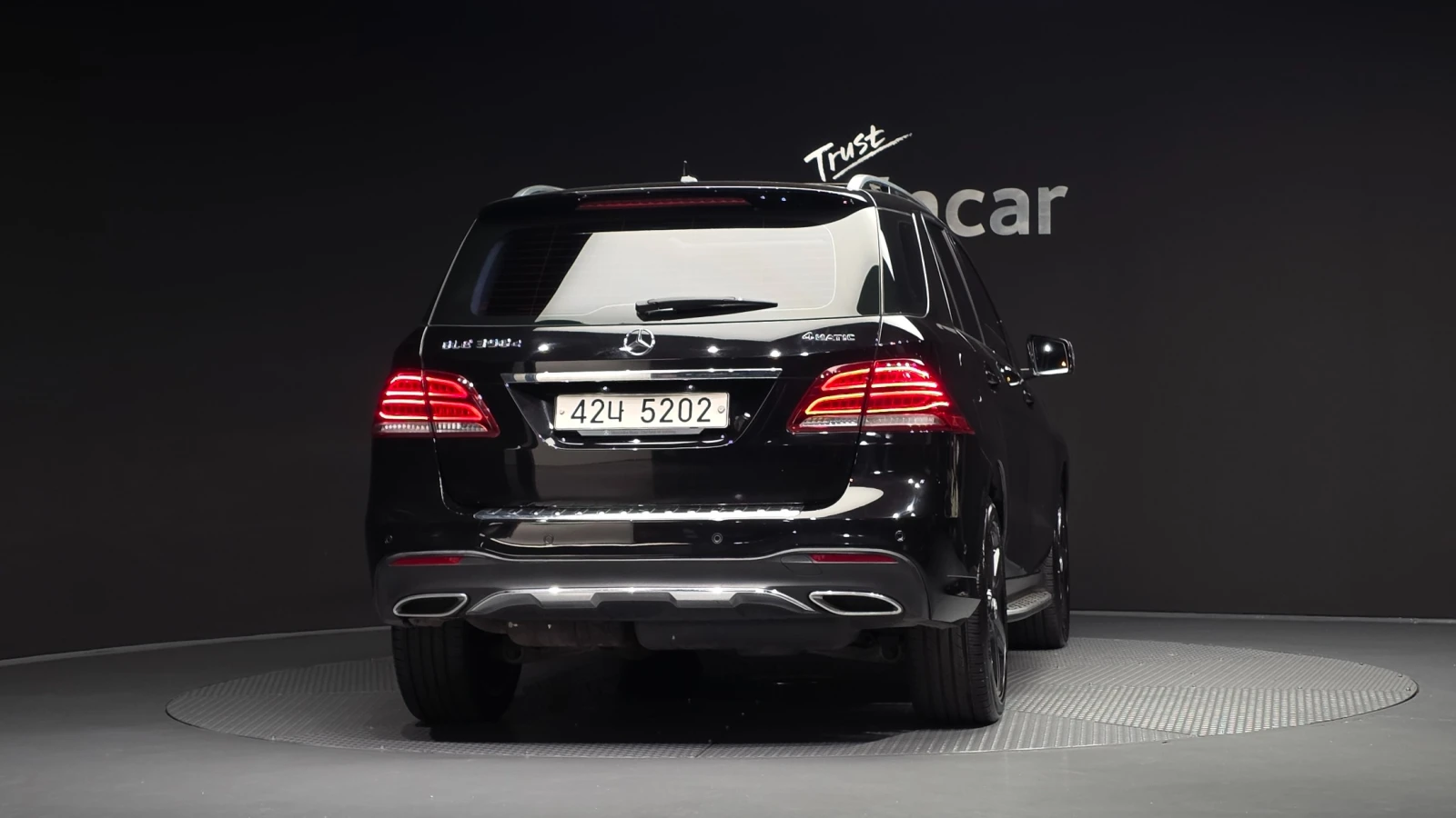 Mercedes-Benz GLE 350 d 4Matic * ОБДУХ * ПАНО * КАМЕРА, снимка 4 - Автомобили и джипове - 56116609