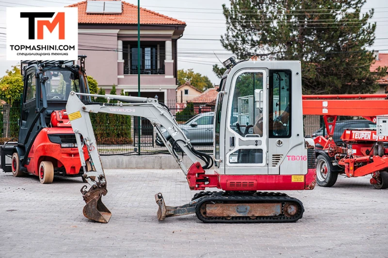 Багер Takeuchi TB016