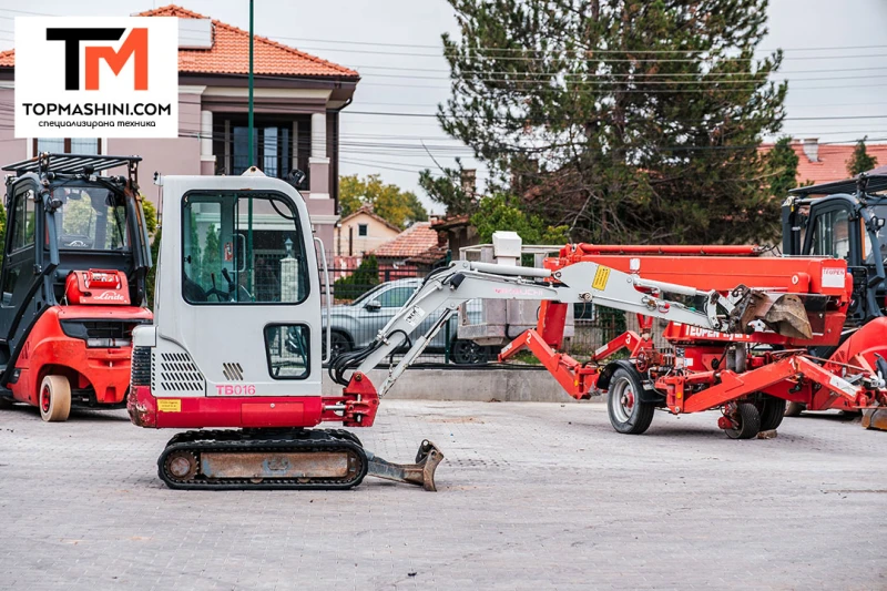 Багер Takeuchi TB016, снимка 4 - Индустриална техника - 52391582