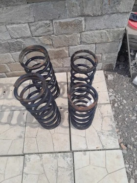 Продавам пружини за Ланд Ровер Дискавъри за моделите до 2004г , снимка 1