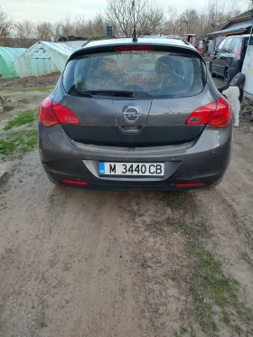 Opel Astra J 2010, снимка 6