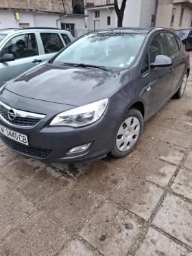 Opel Astra J 2010, снимка 1