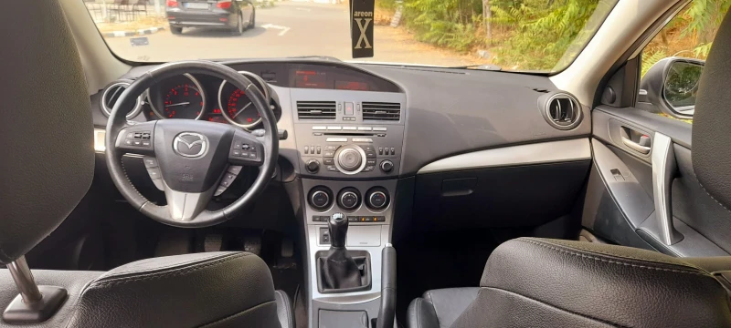 Mazda 3 2.2 дизел, снимка 10 - Автомобили и джипове - 47433369