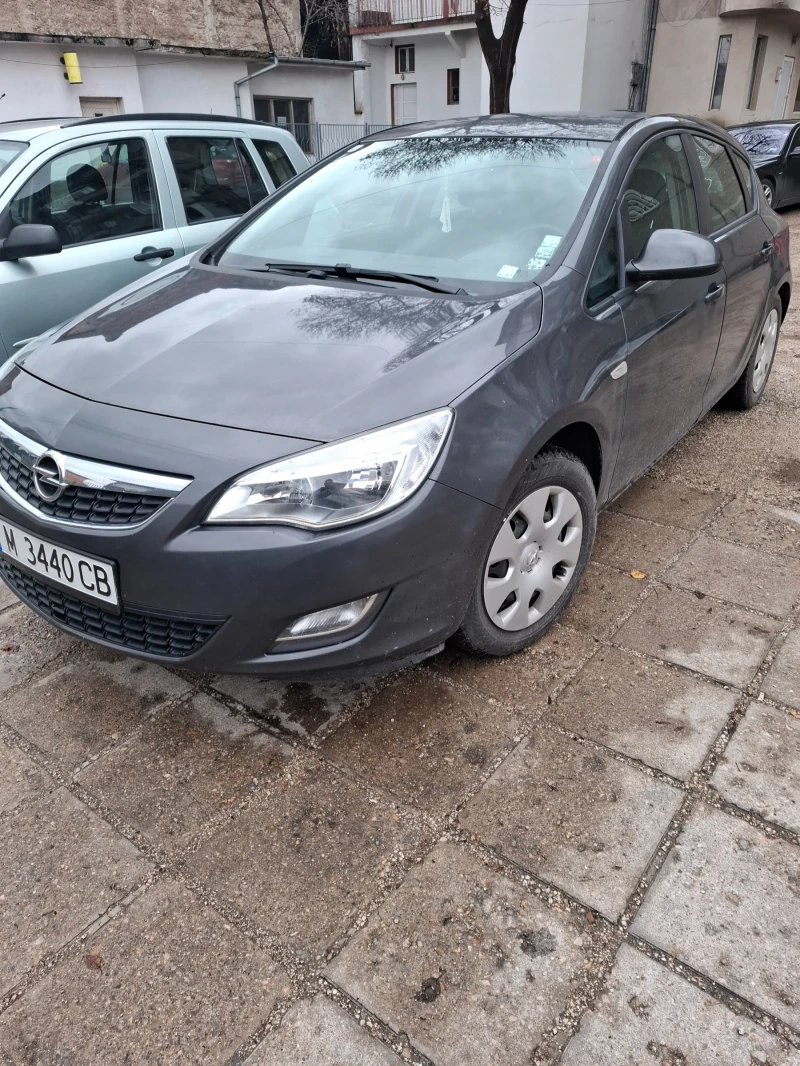 Opel Astra J 2010, снимка 1 - Автомобили и джипове - 48391425