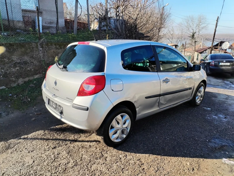 Renault Clio 1.2i 16V Бензин, снимка 7 - Автомобили и джипове - 48556623