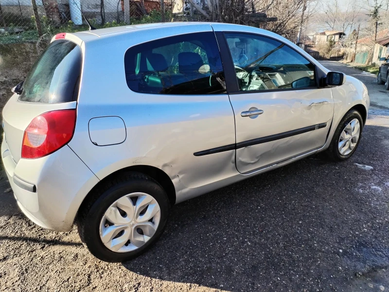 Renault Clio 1.2i 16V Бензин, снимка 8 - Автомобили и джипове - 48556623