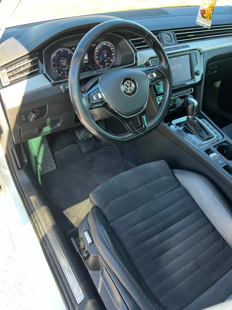 VW Passat 2.0 TDI 190к.с. Digital cockpit, снимка 7 - Автомобили и джипове - 49319864