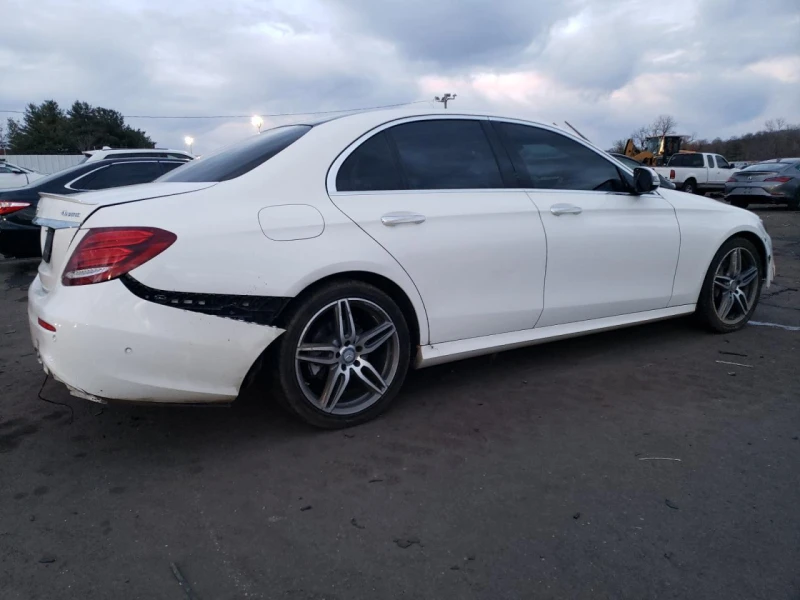 Mercedes-Benz E 300 4MATIC/LUXURY * B&O* , снимка 3 - Автомобили и джипове - 49303391