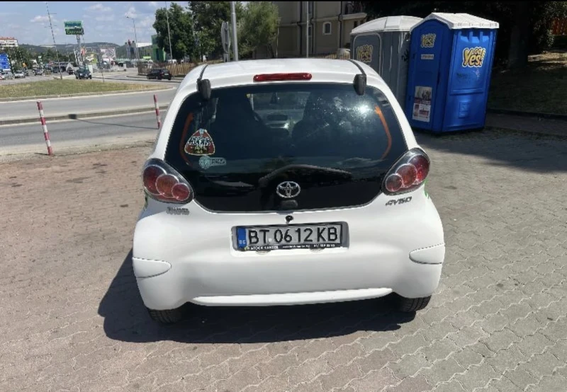 Toyota Aygo 1.0i, снимка 4 - Автомобили и джипове - 52620780
