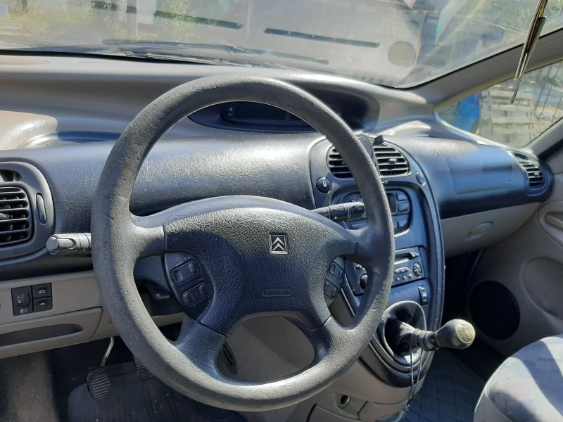 Citroen Xsara picasso 1.8, снимка 5 - Автомобили и джипове - 52278591