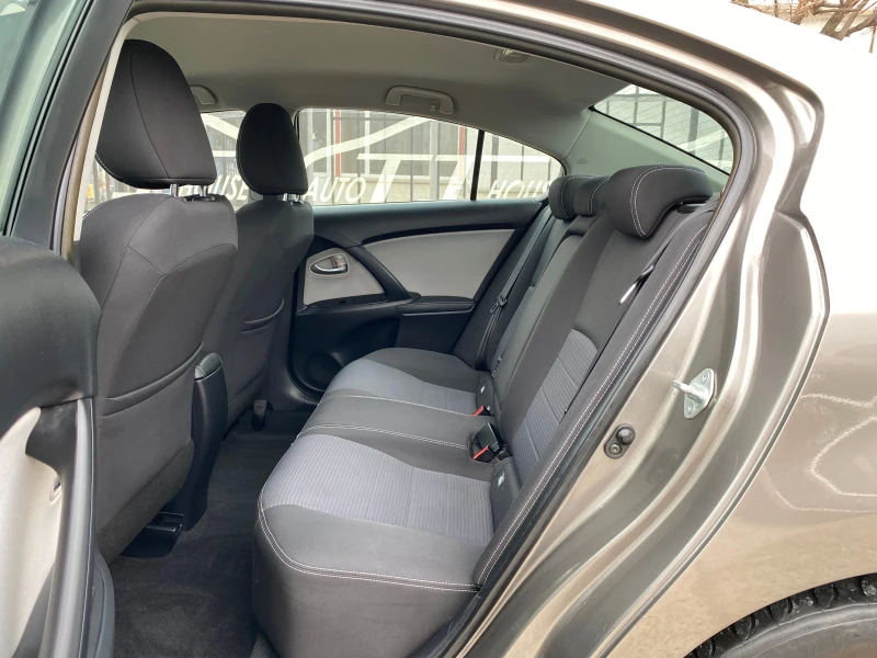Toyota Avensis 2.0 D-4D, снимка 16 - Автомобили и джипове - 53001064