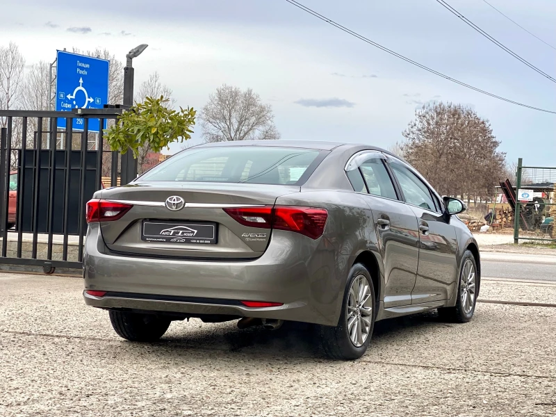 Toyota Avensis 2.0 D-4D, снимка 2 - Автомобили и джипове - 53001064