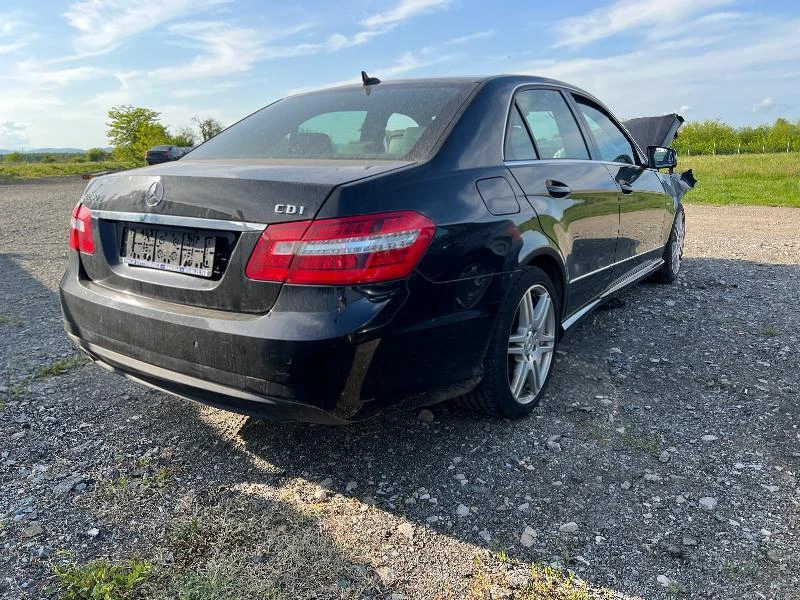 Mercedes-Benz E 220 651 на части 120 Хил реални км от италия ударена , снимка 13 - Автомобили и джипове - 36952651